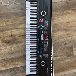 61-Key Electronic Keyboard – Great Condition – Perfect for Beginners / Gift