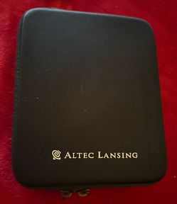 Altec Lansing USB Portable Speaker System - XT1 with case & cords