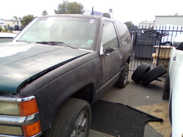 2 Door Tahoe. 92 Parts Selling Whole