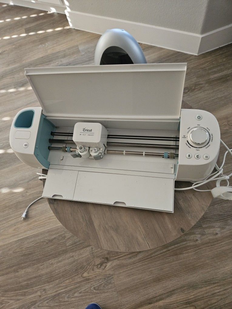 Cricut Cutting Machine