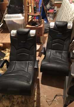 2 like new gaming chairs