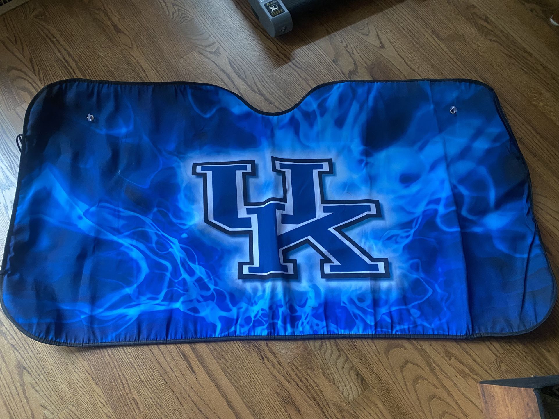KENTUCKY WILDCATS WINDSHIELD VISOR