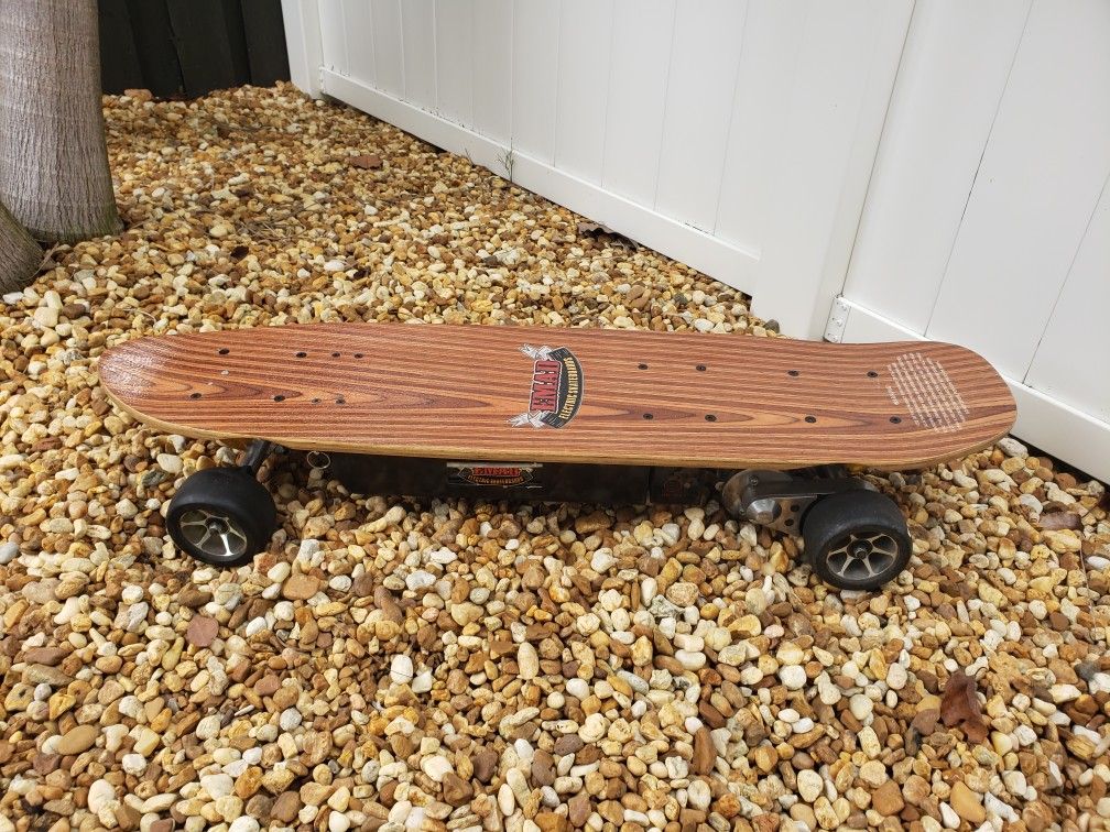 EMAD Sidewalk Surfer 600 Watt Electric Skateboard