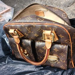 Double Pocket Louis Vitton Handbag 