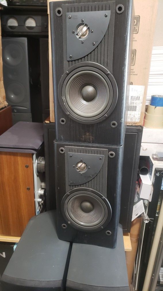 JBL lx300 Bookshelf Speakers 40. Pickup In Oakdale for Sale in Valley