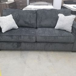 Brand New Very Nice Couch with Pillows 