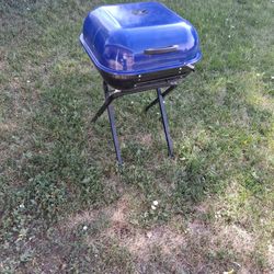 Americana Charcoal Grill 