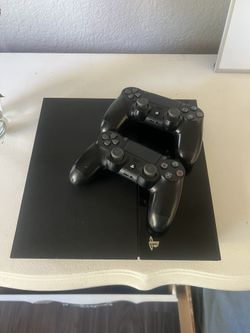 PS4 With 2 Controllers