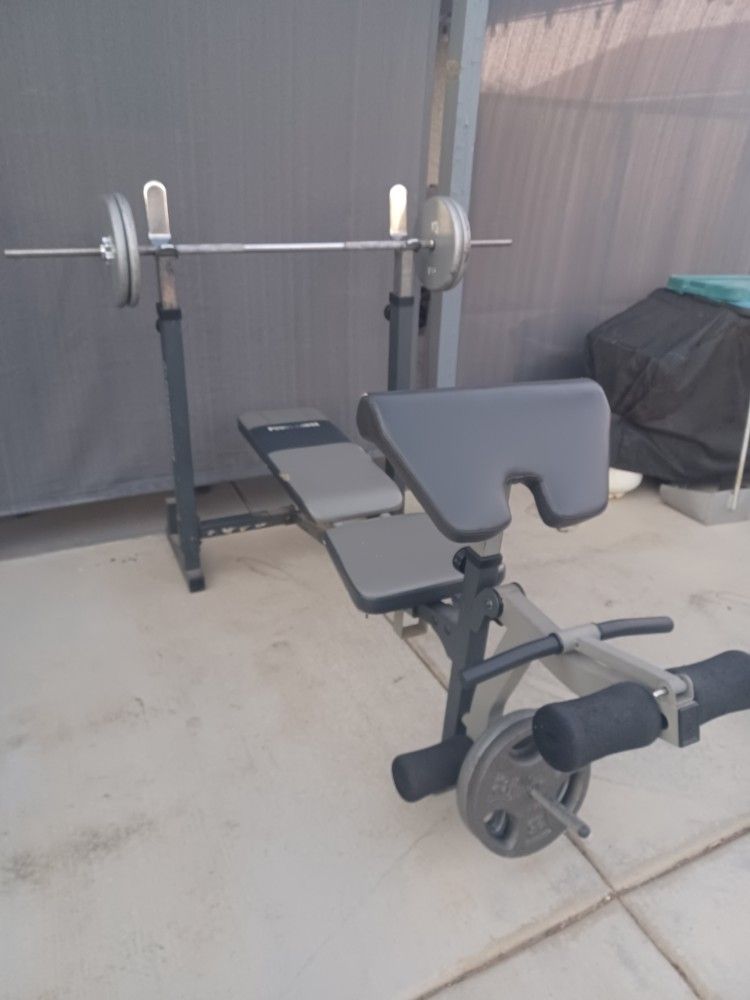 Exercise Bench Press With Bar