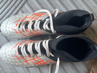 Soccer cleats