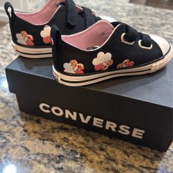 Converse Toddler New Size 9