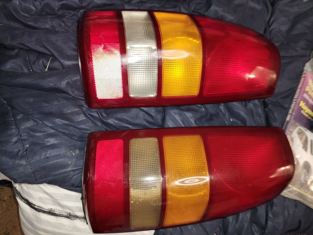 2005 Tail Light Covers 