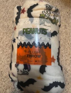 The Big One Peanuts Snoopy Plush Throw