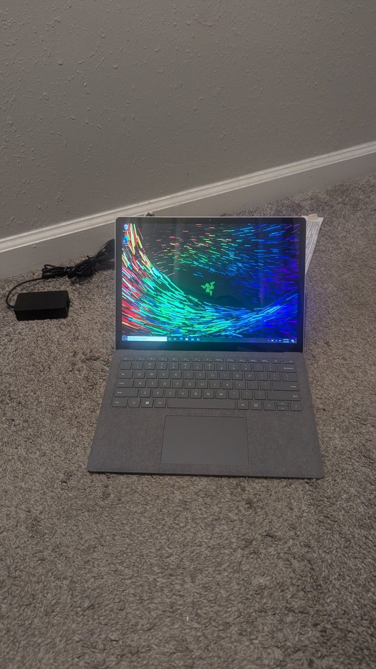 Microsoft - Surface Laptop 4 Pantalla Táctil de 13,5” - Edición AMD Ryzen 5 Surface - Memoria de 8 Gb - Unidad de Estado Sólido de 256 Gb (Ltimo Model