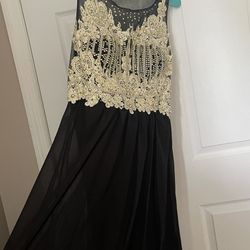 Prom dress black gold Size large ,new 