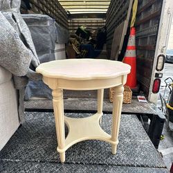 Cream Wood Round side table Scalloped Top