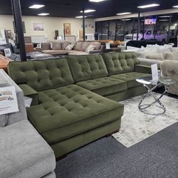 Green sectional 🚚WE DELIVER🚚