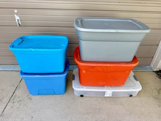 5 Piece Plastic Storage Bins / Totes Lot