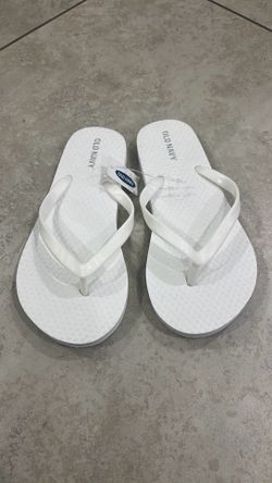 Old Navy Girl’s Flip Flop Sandals, Size 12-13