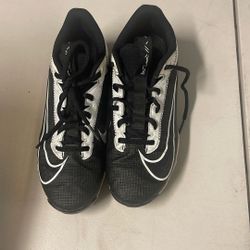 Kids Nike football Cleats Size 5.5Y