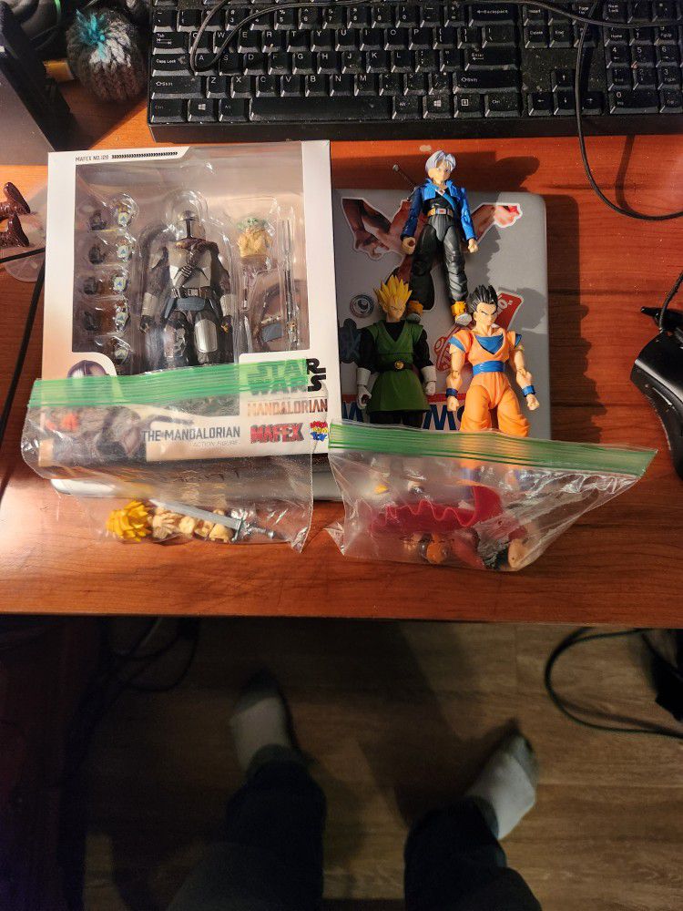 Figure Lot: SHF And Mafex