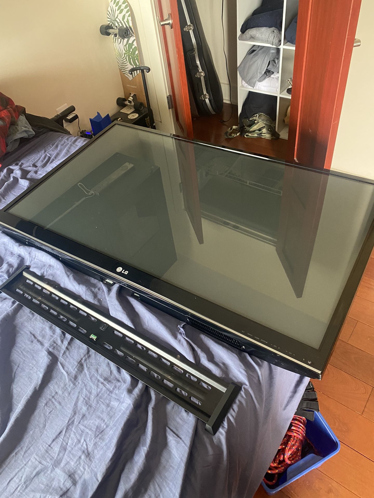 LG 50” 1080p PLASMA 600hz