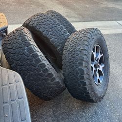 17” OEM Jeep Rubicon Wheels And Bfgoodrich All Terrain K02 Tires 