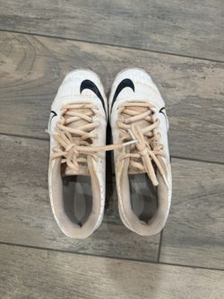 Nike Diamond Softball Cleats Size 3 Youth 