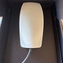 Tesla Wall Connector 