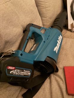 Makita 40v blower and 18in Chainsaw