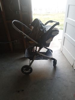 Stroller For Baby Comes As Is In Pic I'm Asking For $15 Lmk Thnx