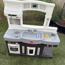 Step 2 Toddler Kitchen 