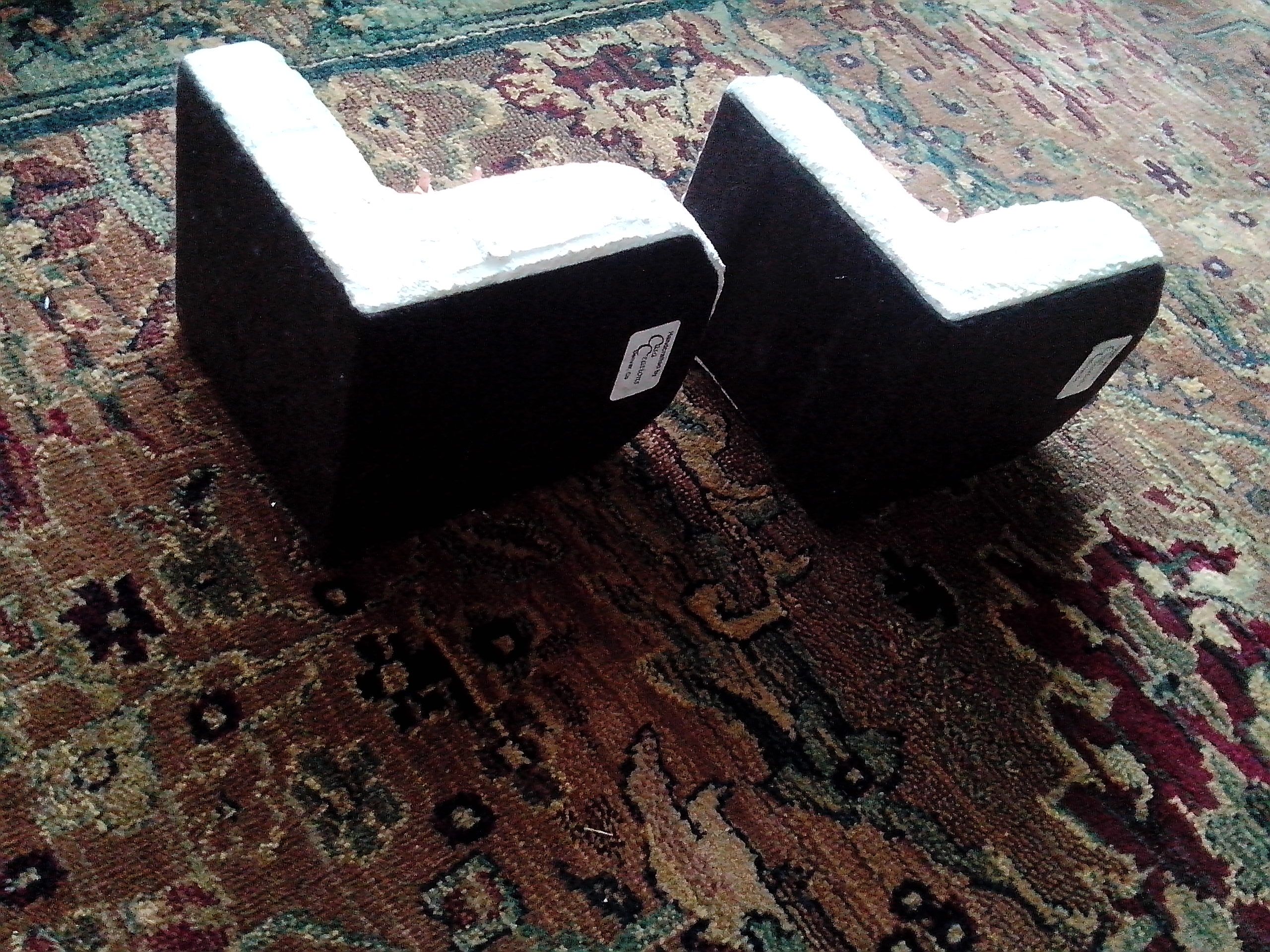 7-BE: Pair of White Charming and Interesting Bookends Book Ends