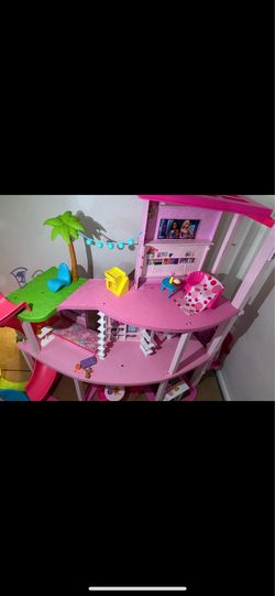 Barbie doll house