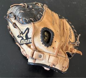 Left-Handed Mizuno Prospect Power Close Full Grain Leather GXC105 32.5 Catcher Mitt