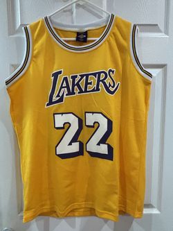 Elgin Baylor game giveaway