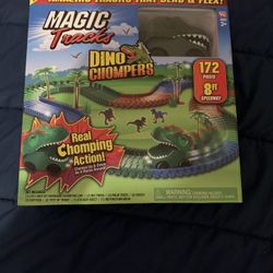 Magic Tracks Dino Chomper 