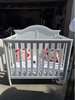 Baby crib