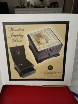 beautiful inbox still wooden jewelry box