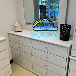 New Assembled White Eight Drawer Dresser With Mirror 