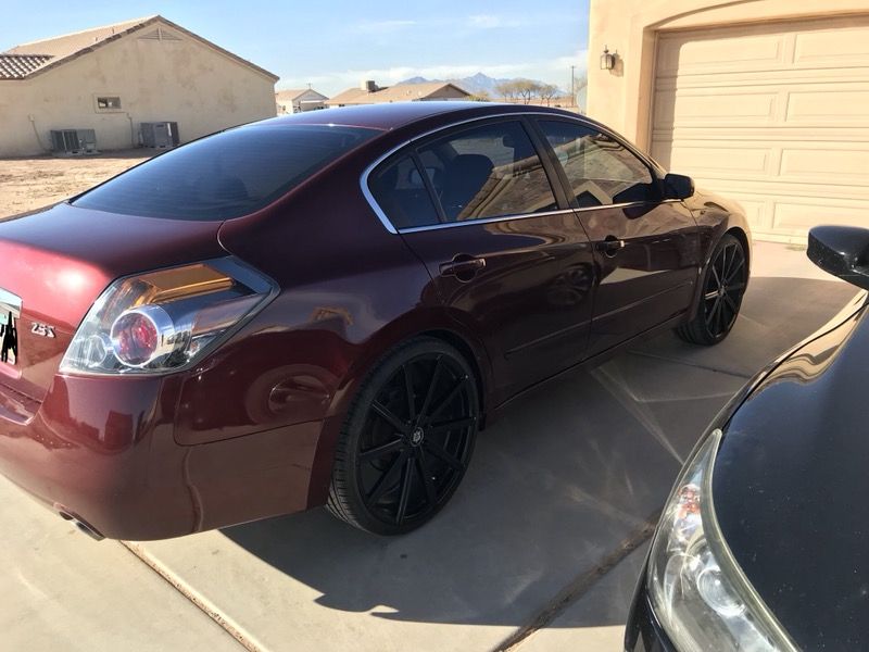 2010 Nissan Altima 22” rims