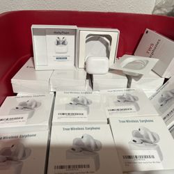 Wireless Earbuds With Wireless Charging Function 