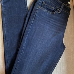 Women’s Levi’s 911