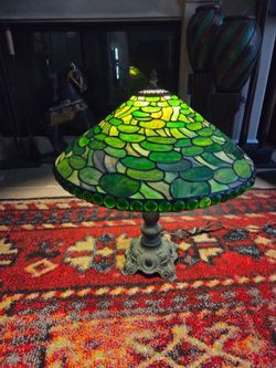 "Lily Pad" (Lotus Leaf) Tiffany-Style Table Lamp – Leaded Glass