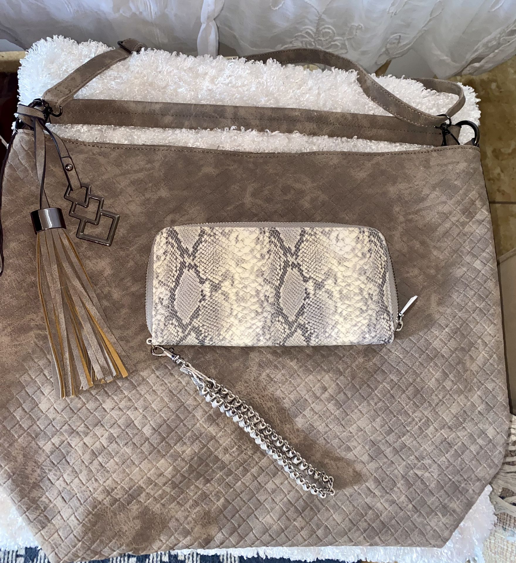 Weekender Bag With Wristlet