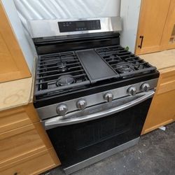 Samsung Gas Range And Oven. 