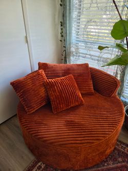 Round oversized chaise lounge chair
