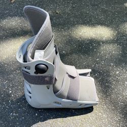 Aircast AirSelect Walking Boot…….