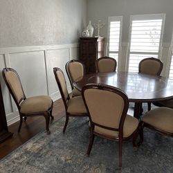 Havertys Furniture Round Dining Room Table/ Set