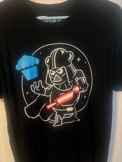 Johnny Cupcakes -Star Wars - darth Vader